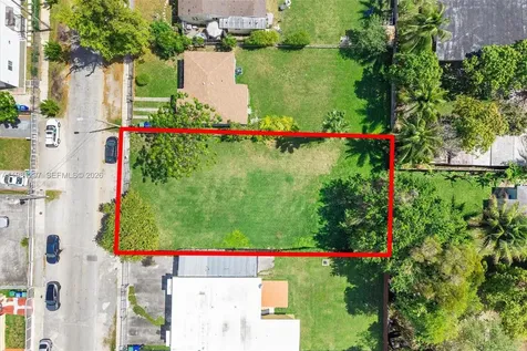 1922 NW 33rd Street Miami FL 33142