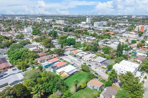 1922 NW 33rd Street Miami FL 33142