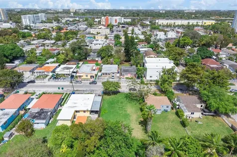 1922 NW 33rd Street Miami FL 33142