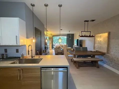 3813 Tree Top Drive Weston FL 33332