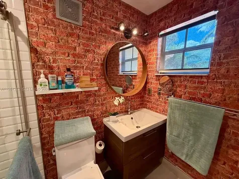 3813 Tree Top Drive Weston FL 33332