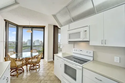 20281 E Country Club Drive Aventura FL 33180