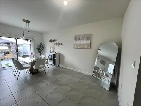3328 W 114th Terrace Hialeah FL 33018