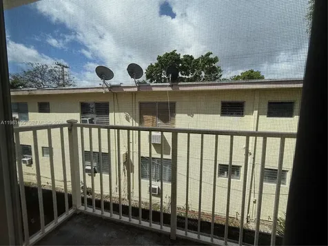 2032 NE 167th Street North Miami Beach FL 33162