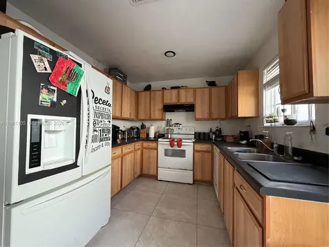 2032 NE 167th Street North Miami Beach FL 33162