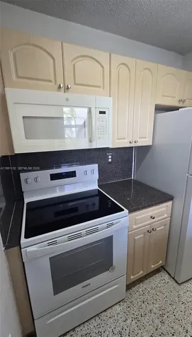 142 SW 18th Avenue Miami FL 33135