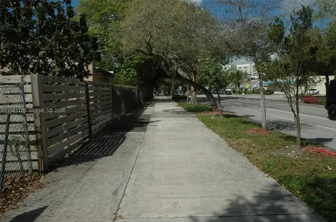 3817 Washington Avenue Miami FL 33133