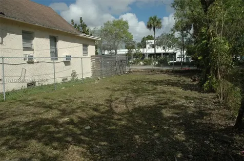 3817 Washington Avenue Miami FL 33133