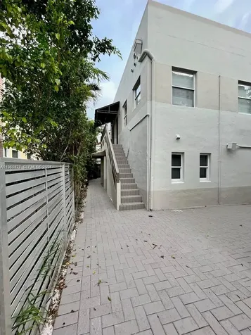 833 W 39th Street Miami Beach FL 33140