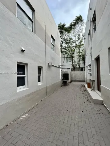 833 W 39th Street Miami Beach FL 33140