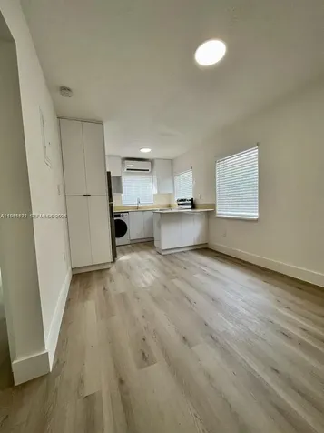 833 W 39th Street Miami Beach FL 33140