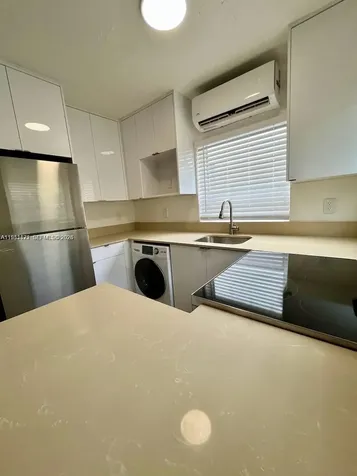 833 W 39th Street Miami Beach FL 33140