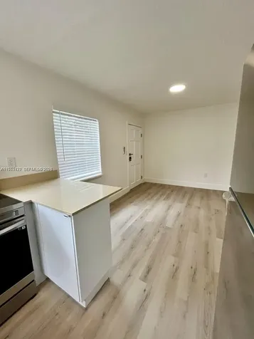 833 W 39th Street Miami Beach FL 33140
