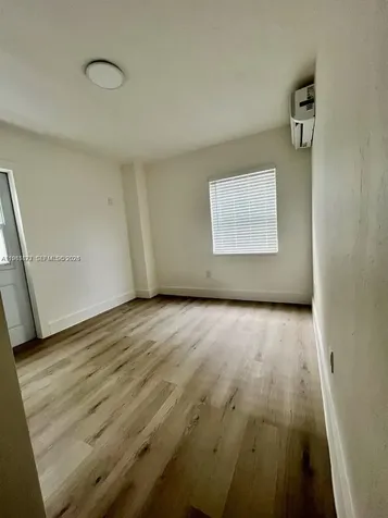 833 W 39th Street Miami Beach FL 33140