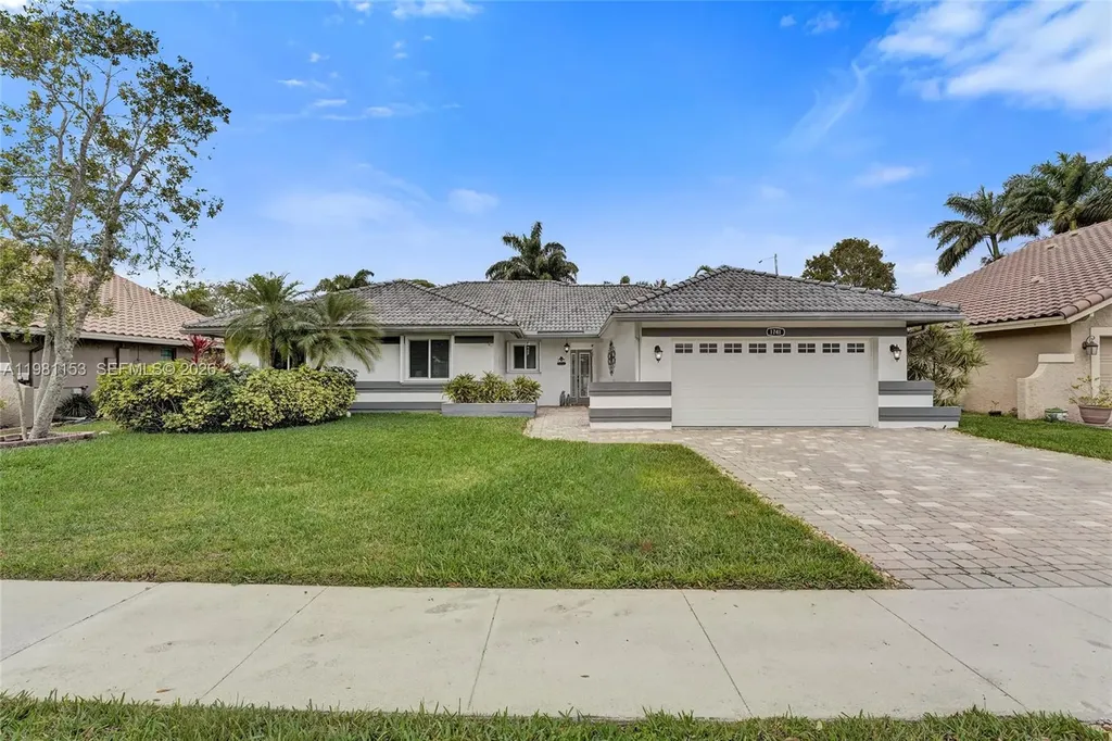 1741 W Oak Knoll Circle Davie FL 33324
