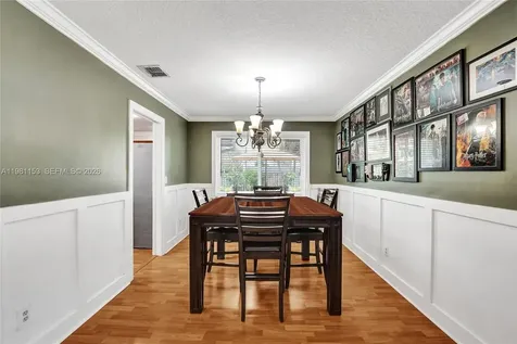 1741 W Oak Knoll Circle Davie FL 33324