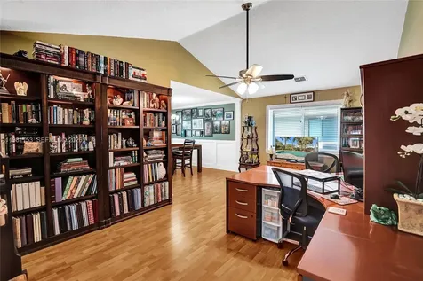 1741 W Oak Knoll Circle Davie FL 33324