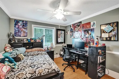 1741 W Oak Knoll Circle Davie FL 33324