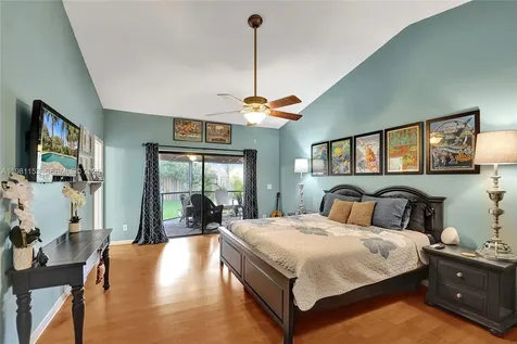 1741 W Oak Knoll Circle Davie FL 33324
