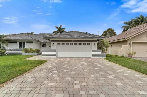 1741 W Oak Knoll Circle Davie FL 33324