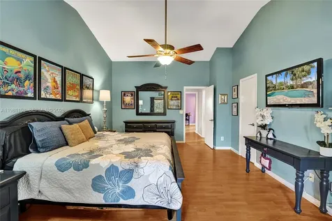 1741 W Oak Knoll Circle Davie FL 33324