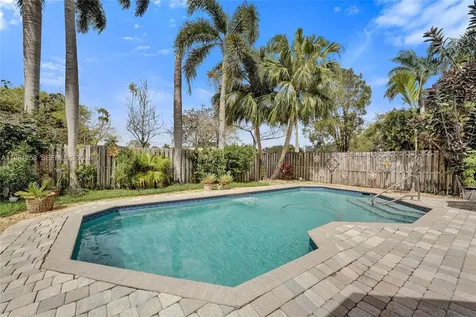 1741 W Oak Knoll Circle Davie FL 33324