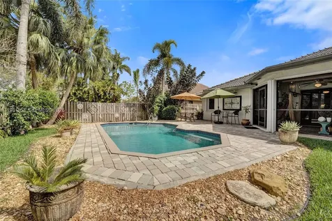 1741 W Oak Knoll Circle Davie FL 33324