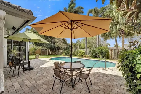 1741 W Oak Knoll Circle Davie FL 33324