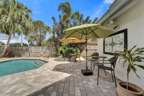 1741 W Oak Knoll Circle Davie FL 33324