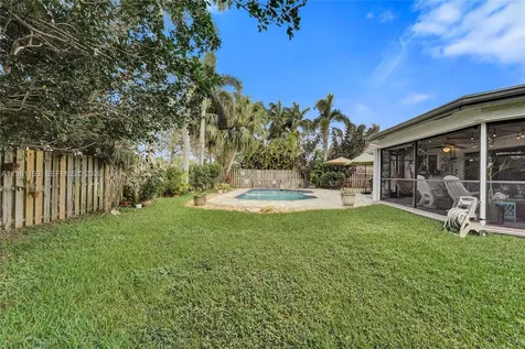 1741 W Oak Knoll Circle Davie FL 33324