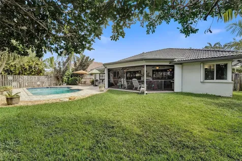 1741 W Oak Knoll Circle Davie FL 33324