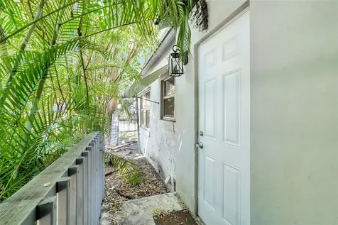 52 NW 47th Terrace Miami FL 33127