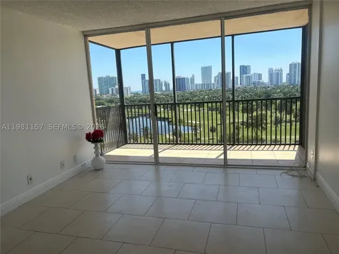 20301 W Country Club Drive Aventura FL 33180