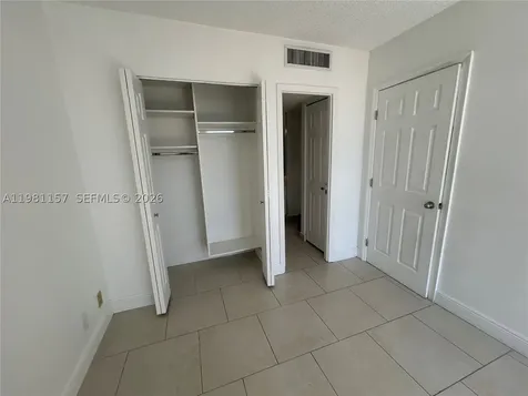20301 W Country Club Drive Aventura FL 33180
