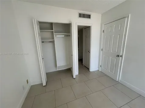 20301 W Country Club Drive Aventura FL 33180