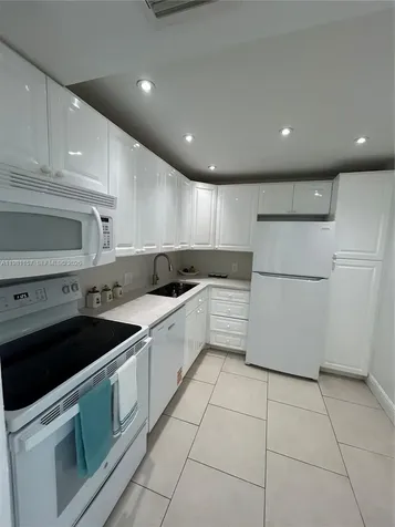 20301 W Country Club Drive Aventura FL 33180
