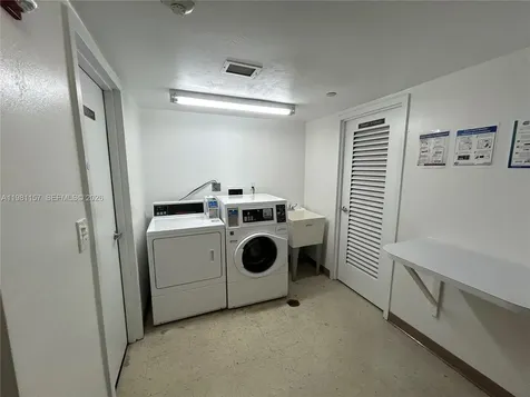 20301 W Country Club Drive Aventura FL 33180