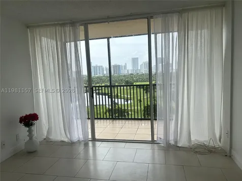20301 W Country Club Drive Aventura FL 33180