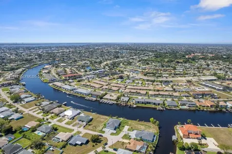 1105 SE 38 Street Cape Coral FL 33904