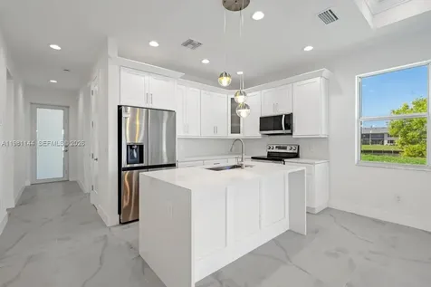 1105 SE 38 Street Cape Coral FL 33904