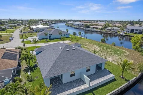1105 SE 38 Street Cape Coral FL 33904