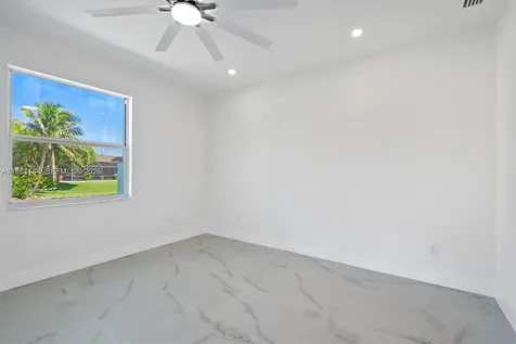 1105 SE 38 Street Cape Coral FL 33904