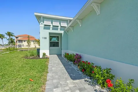 1105 SE 38 Street Cape Coral FL 33904
