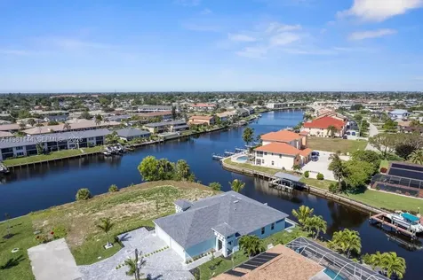 1105 SE 38 Street Cape Coral FL 33904