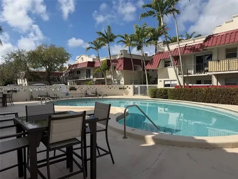 6709 N Kendall Drive Pinecrest FL 33156