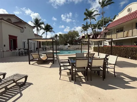 6709 N Kendall Drive Pinecrest FL 33156