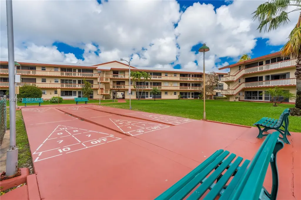 5300 Washington Street Hollywood FL 33021
