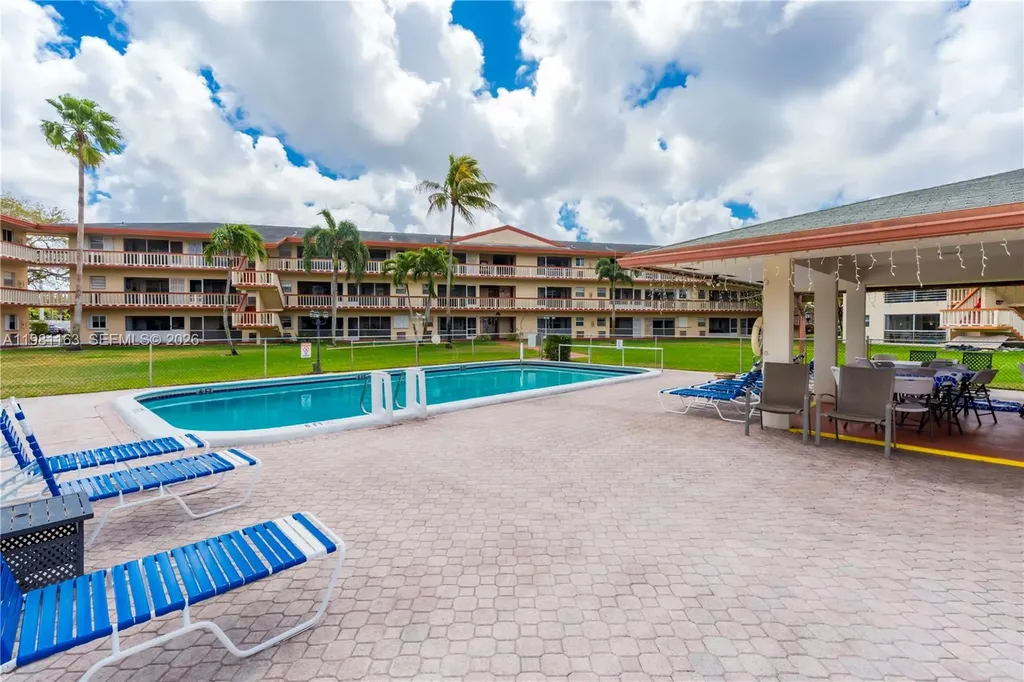 5300 Washington Street Hollywood FL 33021