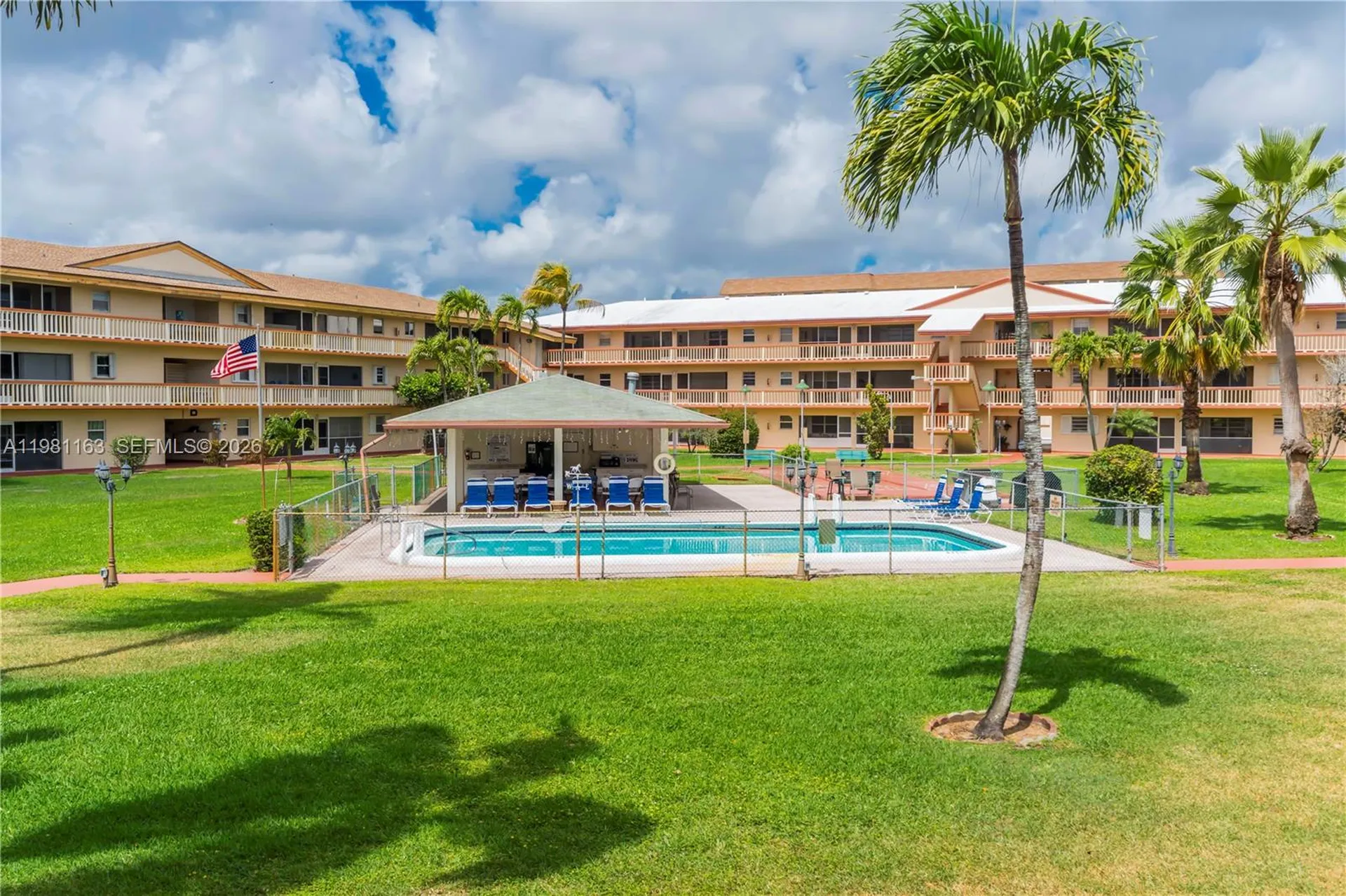 5300 Washington Street Hollywood FL 33021