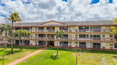 5300 Washington Street Hollywood FL 33021